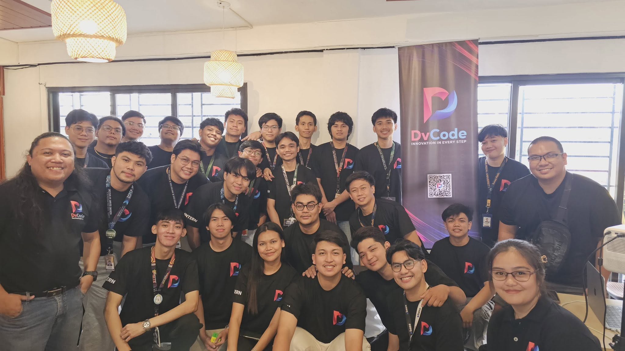 DvCode Interns Present Their Projects